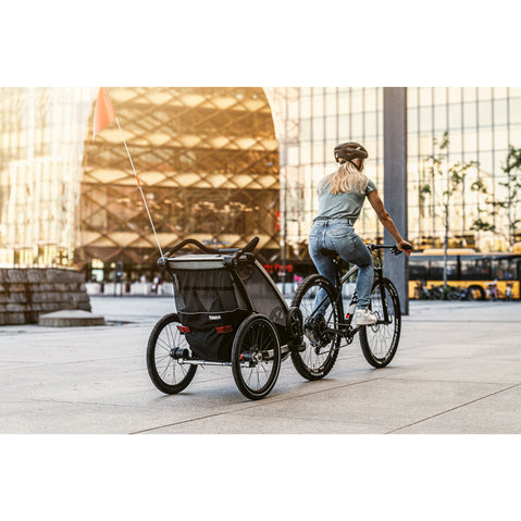 Thule Chariot Lite 2 Multisport Trailer in Agave lifestyle