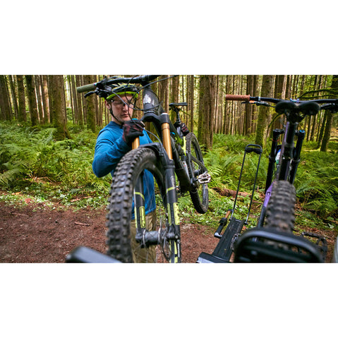 Kuat Piston Pro X 2 Bike Hitch Rack in Galaxy Gray lifestyle