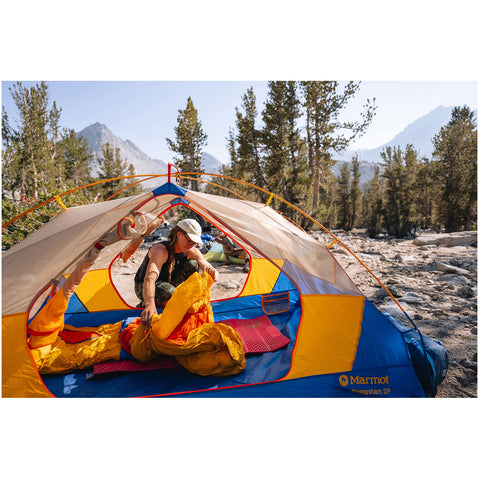 Marmot Tungsten 2 Person Backpacking Tent in Foliage/Dark Azure inside