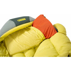 Nemo Women's Riff 30-Degree Down Sleeping Bag in Dorado/Lichen draft collar