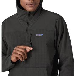 Patagonia Men's R2 TechFace Pullover in Black model pocket