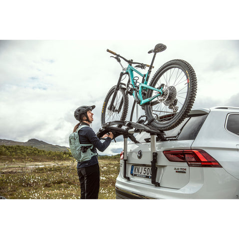 Thule OutWay Platform 2 Bike Trunk Rack Silver/Black lifestyle