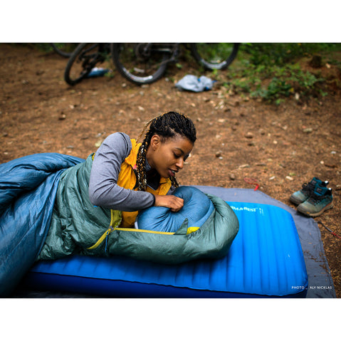 Therm-a-Rest Airhead Down Pillow in Navy Print lifestyle