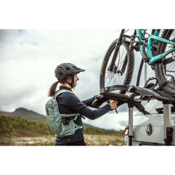 Thule OutWay Platform 2 Bike Trunk Rack Silver/Black installed