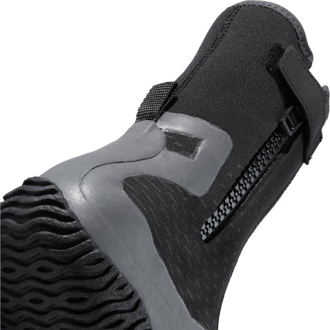 NRS Men's Paddle Wetshoes in Black toe detail