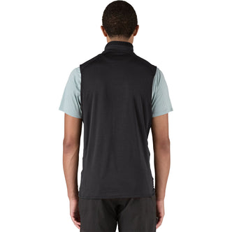 Patagonia Men's R1 Vest in Black model back