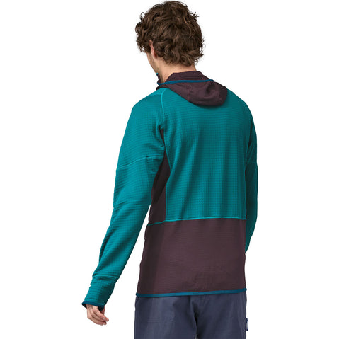 Patagonia Men's R1 Pullover Hoody in Obsidian Plum model back view