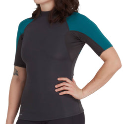NRS Women's HydroSkin 0.5 Short Sleeve Shirt in Graphite/Harbor model frontcrop