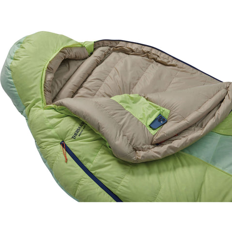 Therm-a-Rest Boost 650 32 Degree Down Sleeping Bag in Meadow Green draft