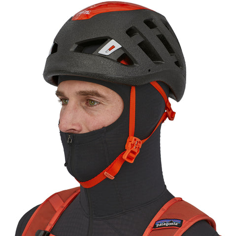 Patagonia Men's R1 Pullover Hoody in Black model hood