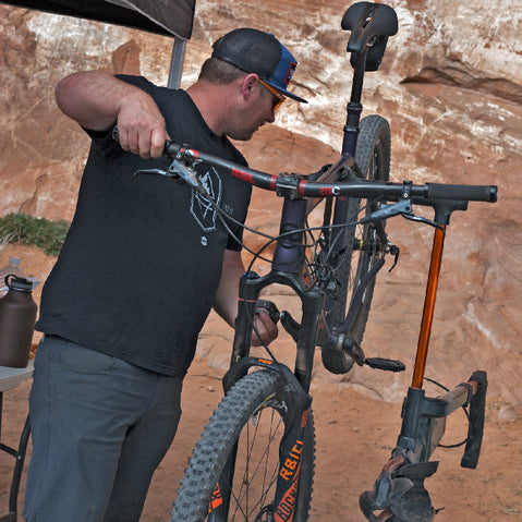 Kuat NV 2.0 2 Bike Hitch Rack Gray Metallic trail doc