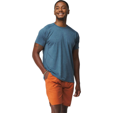 NRS Men's Silkweight Short-Sleeve Shirt in Stealth model front