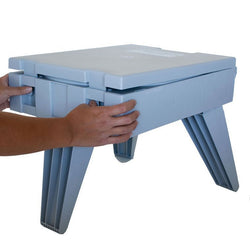 Cleanwaste Pett Go-Anywhere Portable Toilet latches