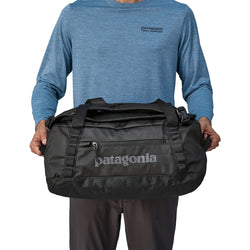 Patagonia Black Hole Duffel 40L in Black model front