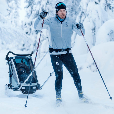 Thule Chariot Cross-Country Skiing Kit lifestyle