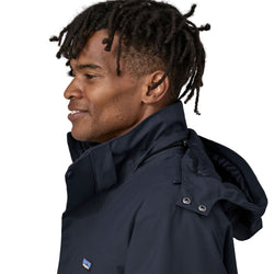Patagonia Men's Tres 3-in1 Parka in Black model hood