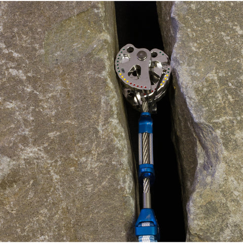 Metolius Ultralight Master Cam in Placed