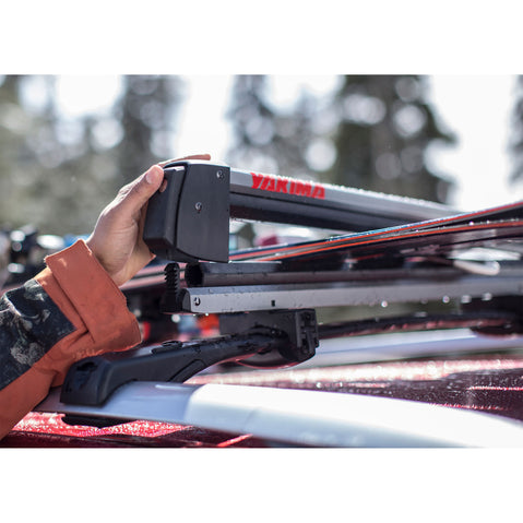 Yakima FreshTrack 6 Ski and Snowboard Carrier fitting