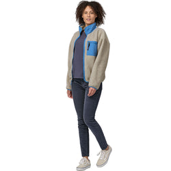 Patagonia Women's Synchilla Jacket in Oatmeal Heather/Blue Bird model full