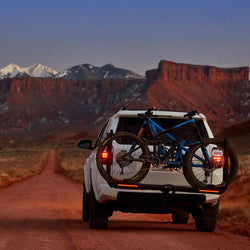 Kuat Piston Pro X 2 Bike Hitch Rack in Galaxy Gray lifestyle