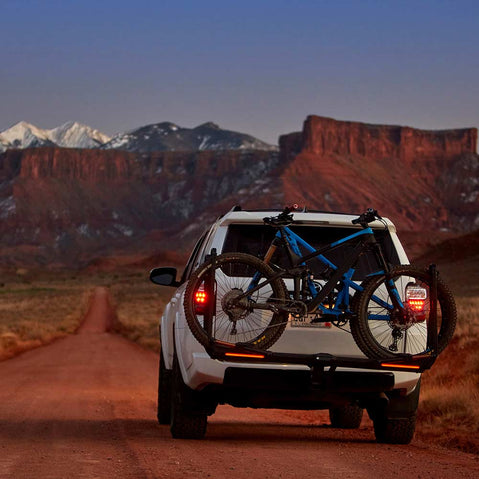 Kuat Piston Pro X 2 Bike Hitch Rack in Galaxy Gray lifestyle