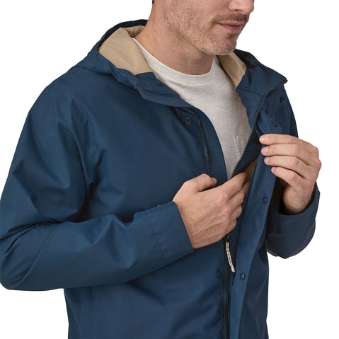 Patagonia Men's Jackson Glacier Rain Jacket model interior pocket