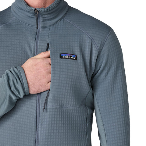Patagonia Men's R1 Jacket in Utility Blue model pocket