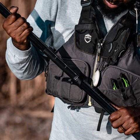 Bending Branches Angler Classic Versa-Lok 2-Piece Kayak Fishing Paddle fisherman closing the Versa-Lock