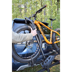 Malone Pilot HM2 Bike Hitch Rack lifestyle